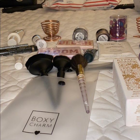 Beauty Bundle! - Picture 2 of 7